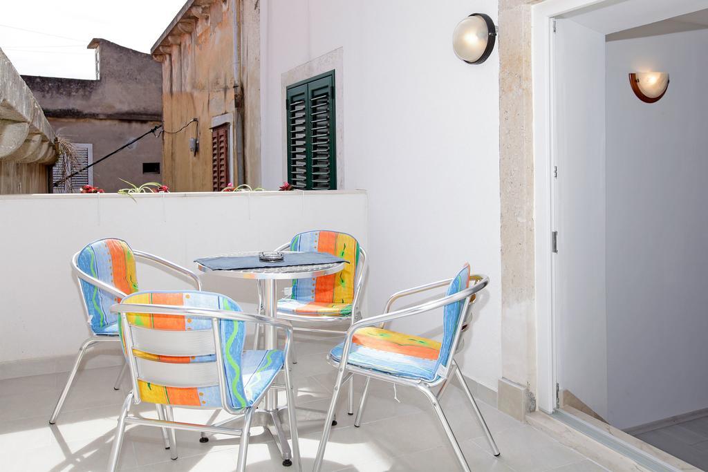 Apartments Park Vela Luka Bilik gambar